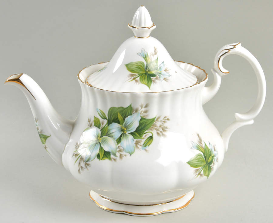 Trillium Teapot & Lid by Royal Albert-1