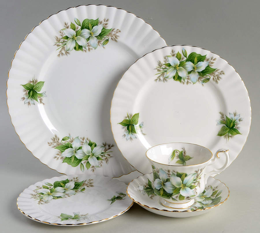 Trillium 5 Piece Place Setting by Royal Albert-1