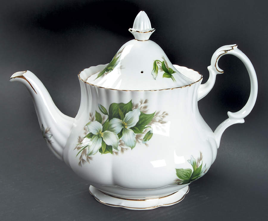 Trillium Teapot & Lid by Royal Albert-1