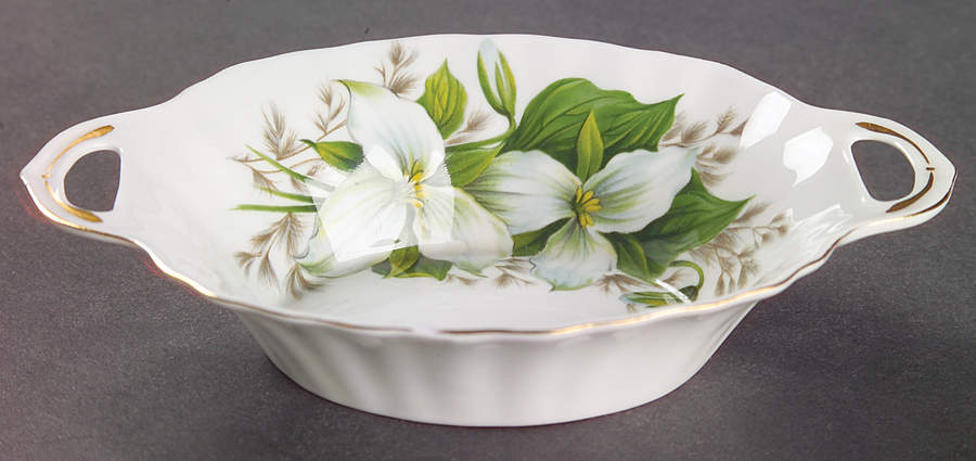 Trillium 5" Oval Sweet Meat Dish by Royal Albert-1