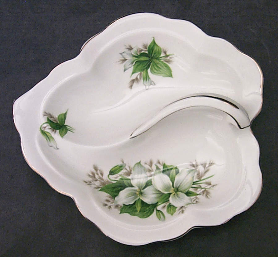 Trillium 2-Part Relish by Royal Albert-1