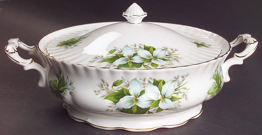 Trillium Round Covered Vegetable by Royal Albert-1