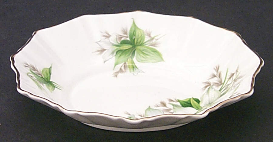 Trillium Nut Dish by Royal Albert-1