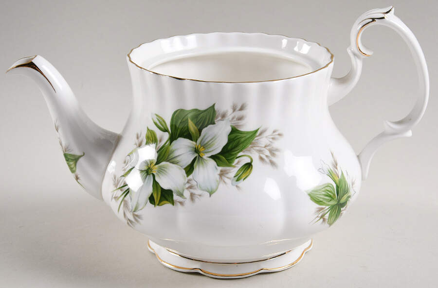 Trillium Small Teapot No Lid by Royal Albert-1