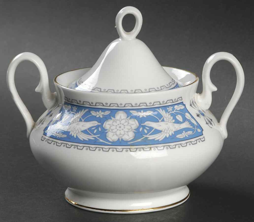 Tudor Rose Sugar Bowl & Lid by Royal Albert-1