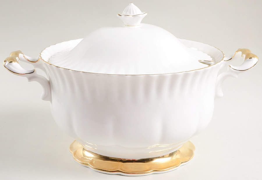 Val D'Or Tureen &  Lid by Royal Albert-1