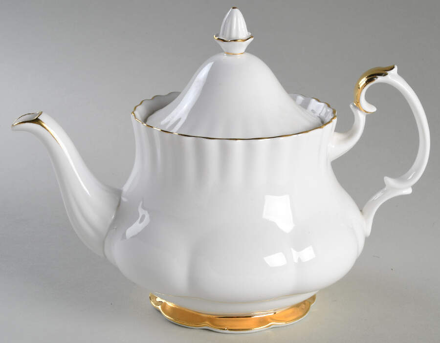 Val D'Or Teapot & Lid by Royal Albert-1