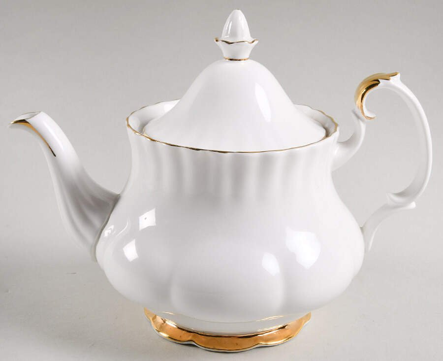 Val D'Or Small Teapot & Lid by Royal Albert-1