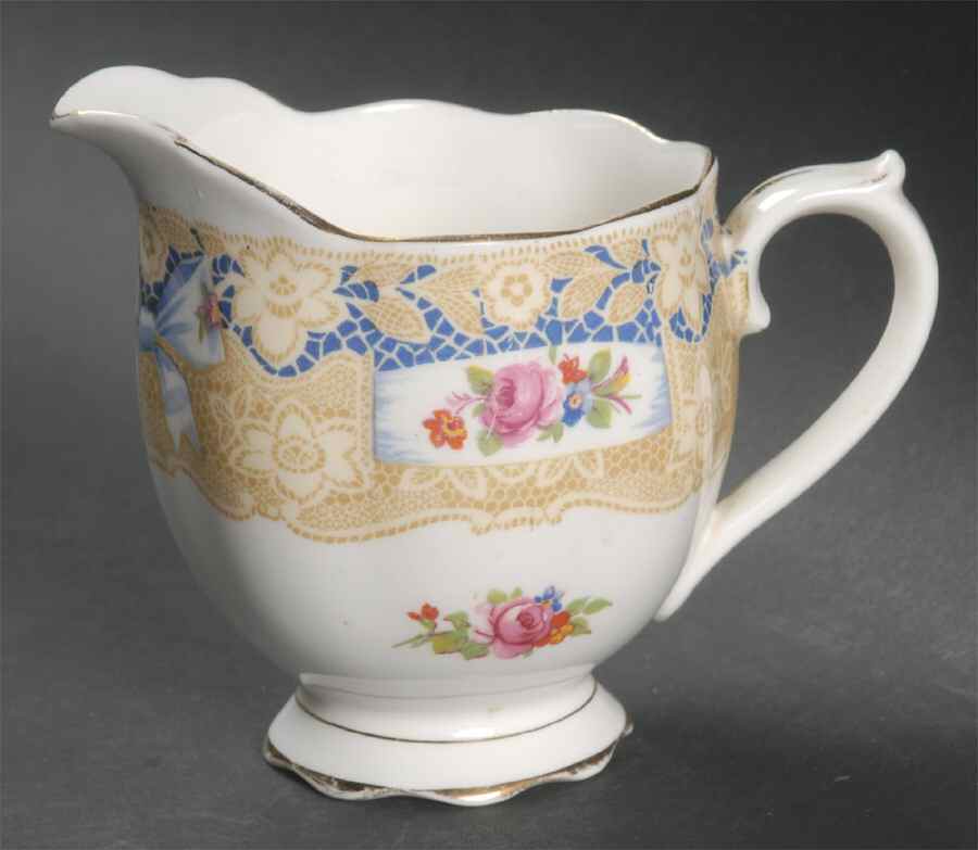 Valentine Creamer by Royal Albert-1