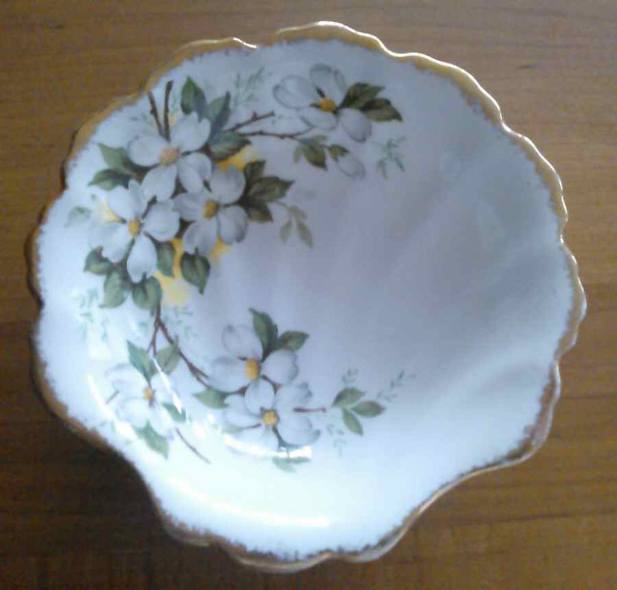 White Dogwood (Brushed Gold Grim Small Shell Shaped Dish by Royal Albert-1