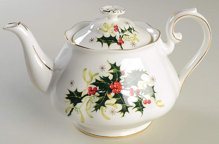 Yuletide (Scalloped) Small Teapot & Lid by Royal Albert-1