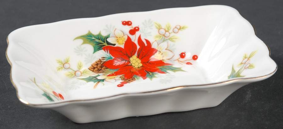 Yuletide (Fluted and Ribbed) Rectangular Sweet Meat Dish by Royal Albert-1