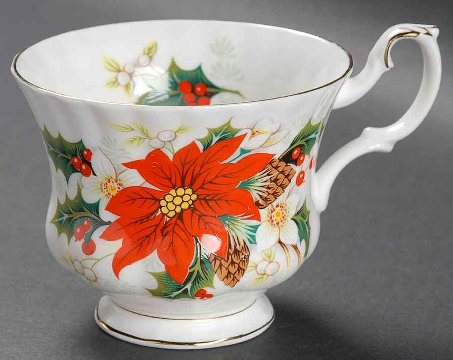 Yuletide (Fluted and Ribbed) Snack Cup by Royal Albert-1