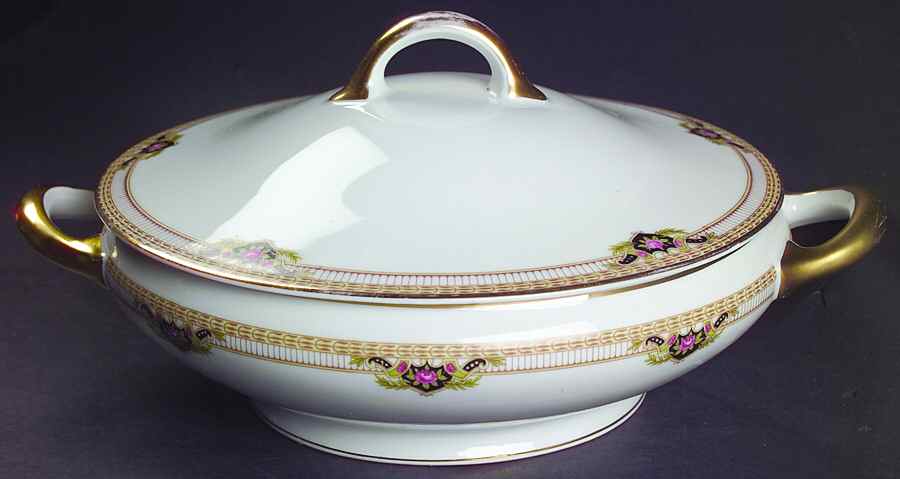 Belmont Round Covered Vegetable by Royal Bayreuth-1