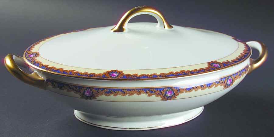 Beverly Oval Covered Vegetable by Royal Bayreuth-1
