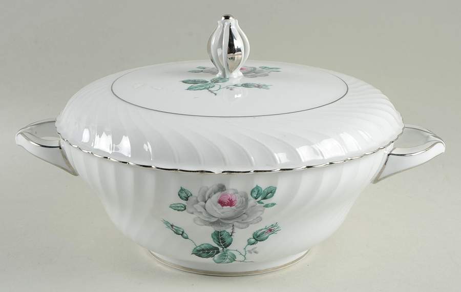 Carmen Round Covered Vegetable by Royal Bayreuth-1