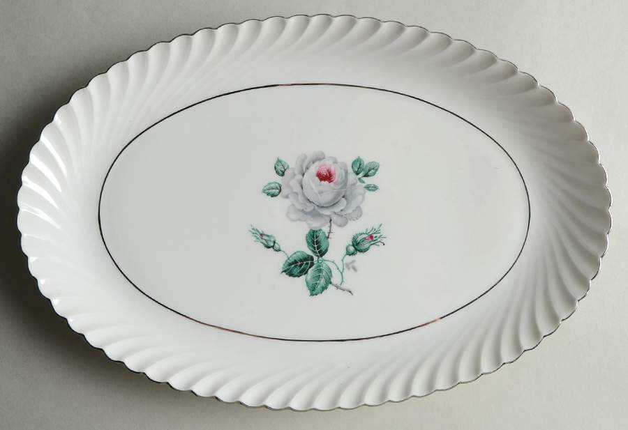Carmen 11" Oval Serving Platter by Royal Bayreuth-1