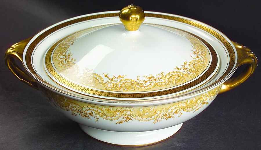 Chantilly Round Covered Vegetable by Royal Bayreuth-1