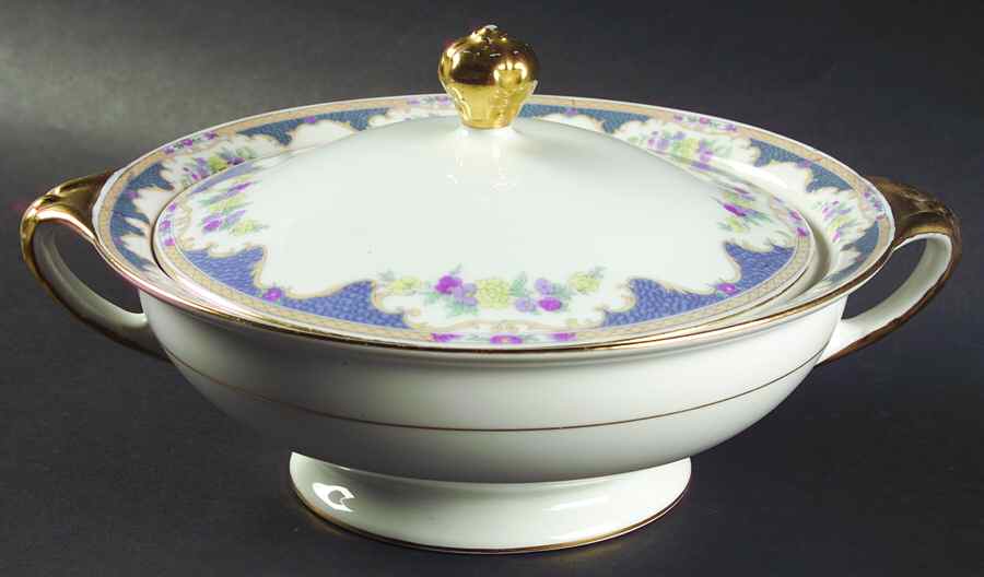 Corona Round Covered Vegetable by Royal Bayreuth-1