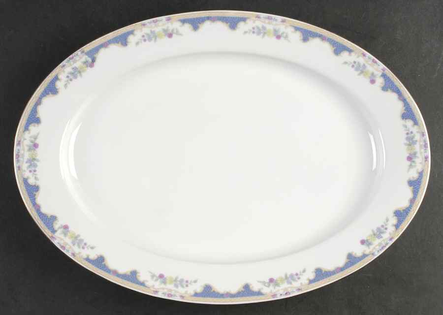 Corona 14" Oval Serving Platter by Royal Bayreuth-1