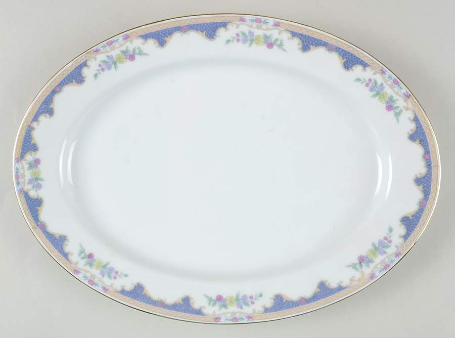 Corona 12" Oval Serving Platter by Royal Bayreuth-1