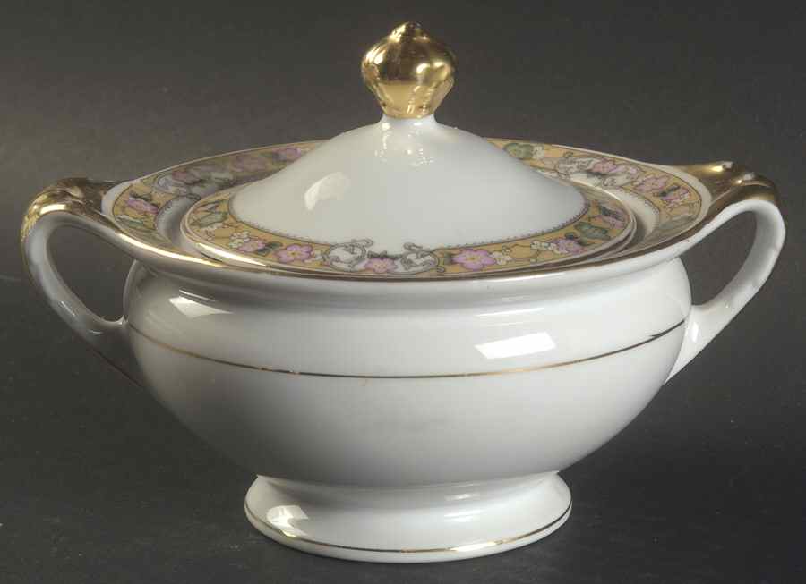 The Dover Sugar Bowl & Lid by Royal Bayreuth-1