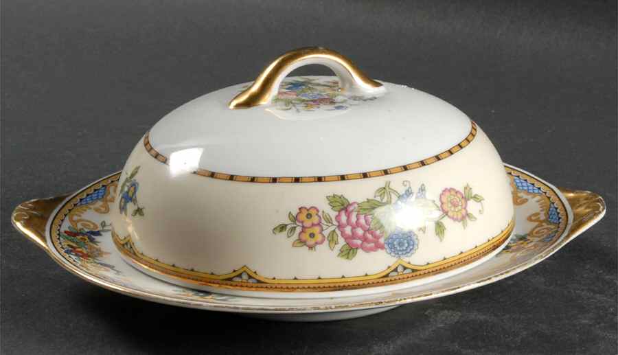Fairmount Round Covered Butter by Royal Bayreuth-1