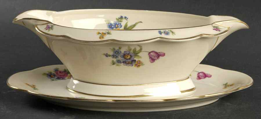 Garden Flowers Gravy Boat with Attached Underplate by Royal Bayreuth-1