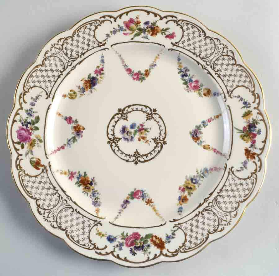 Marie Antoinette Dinner Plate by Royal Bayreuth-1