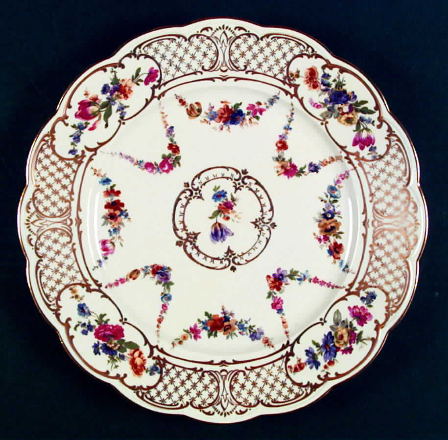 Marie Antoinette Dinner Plate by Royal Bayreuth-1
