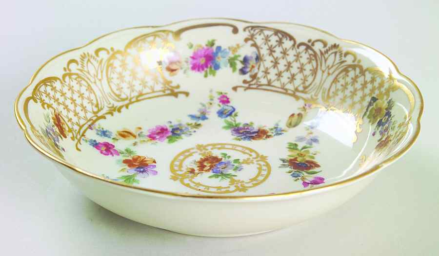 Marie Antoinette Fruit/Dessert (Sauce) Bowl by Royal Bayreuth-1