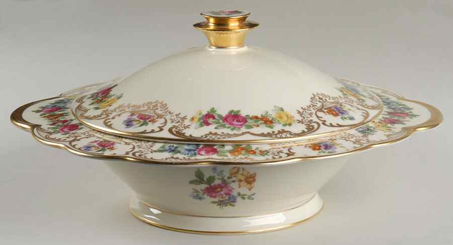 Nurenberg Round Covered Vegetable by Royal Bayreuth-1