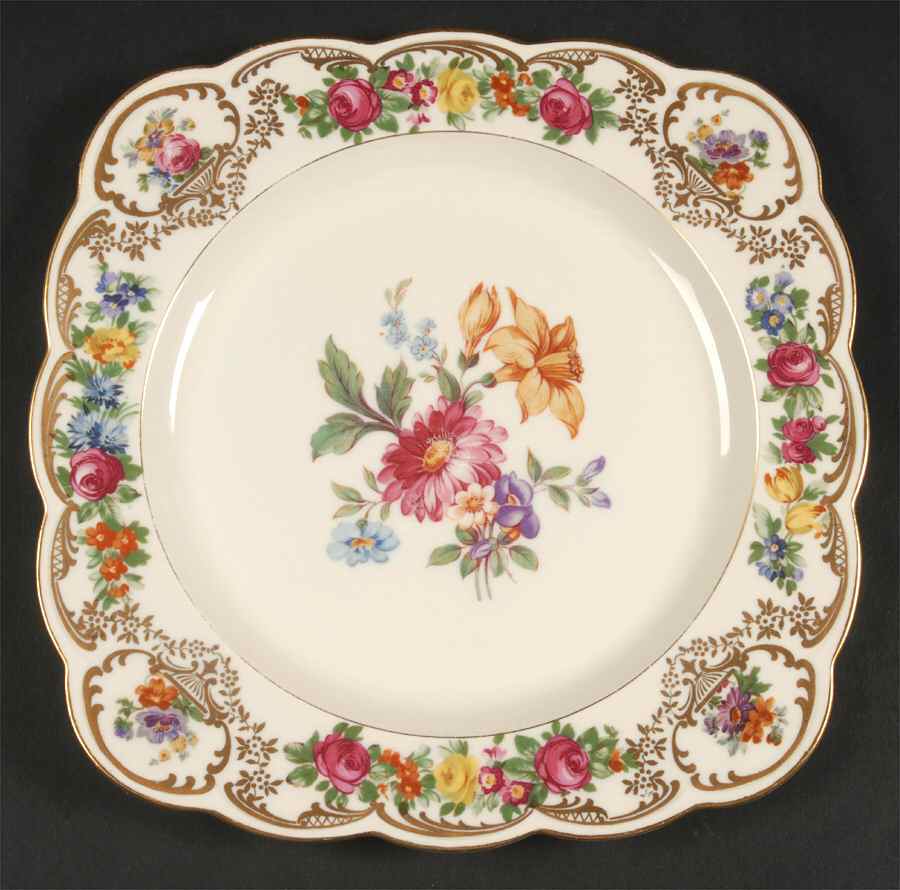 Nurenberg Square Luncheon Plate by Royal Bayreuth-1