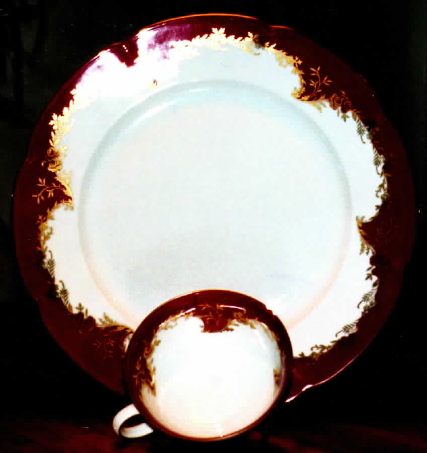 ROB103 Dinner Plate by Royal Bayreuth-1