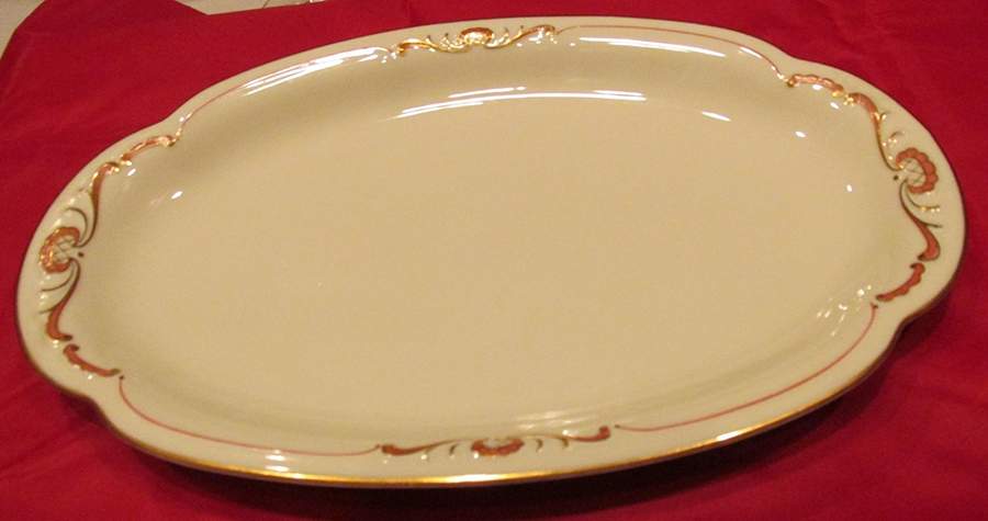 ROB105 14" Oval Serving Platter by Royal Bayreuth-1