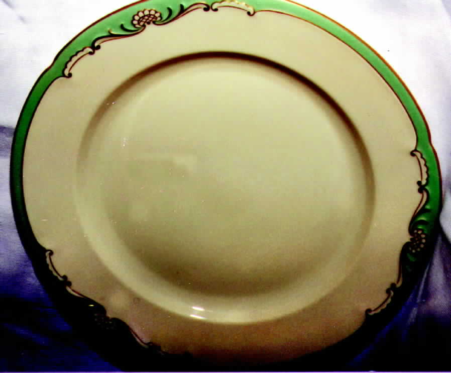ROB108 Dinner Plate by Royal Bayreuth-1