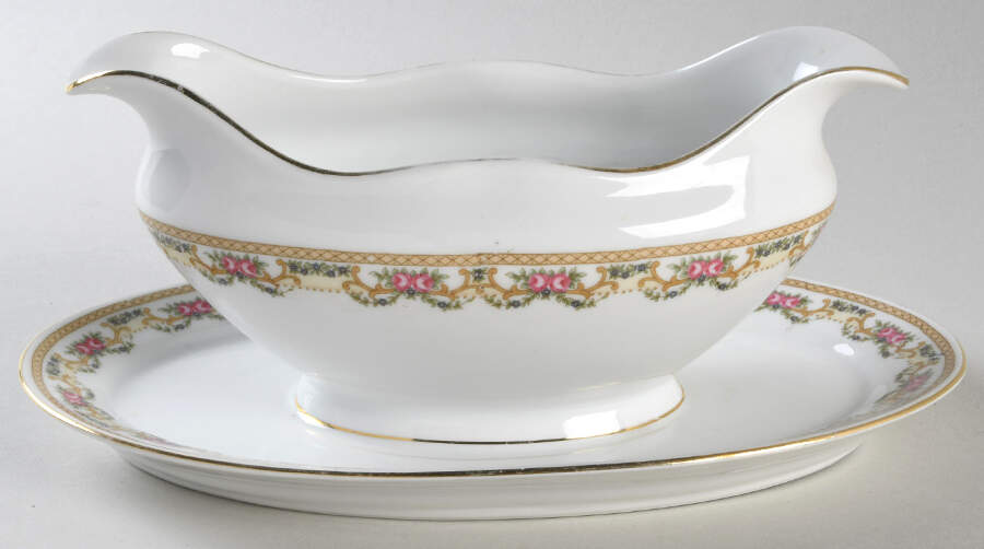 ROB11 Gravy Boat with Attached Underplate by Royal Bayreuth-1