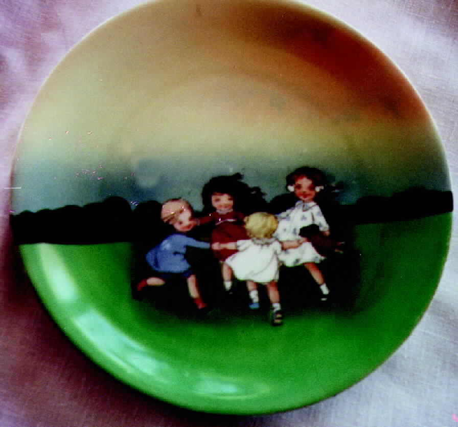 ROB115 Luncheon Plate by Royal Bayreuth-1