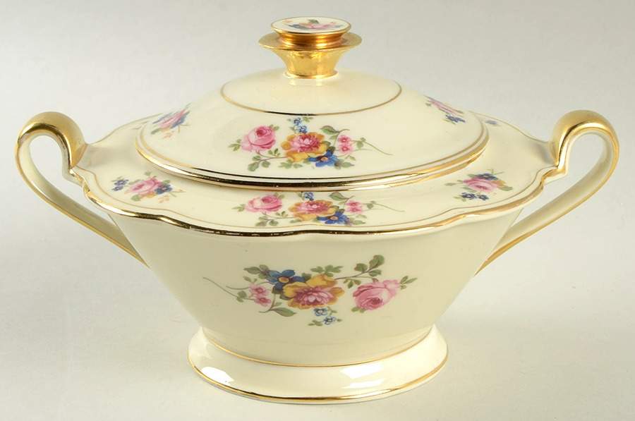 ROB13 Sugar Bowl & Lid by Royal Bayreuth-1