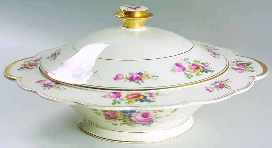 ROB13 Round Covered Vegetable by Royal Bayreuth-1