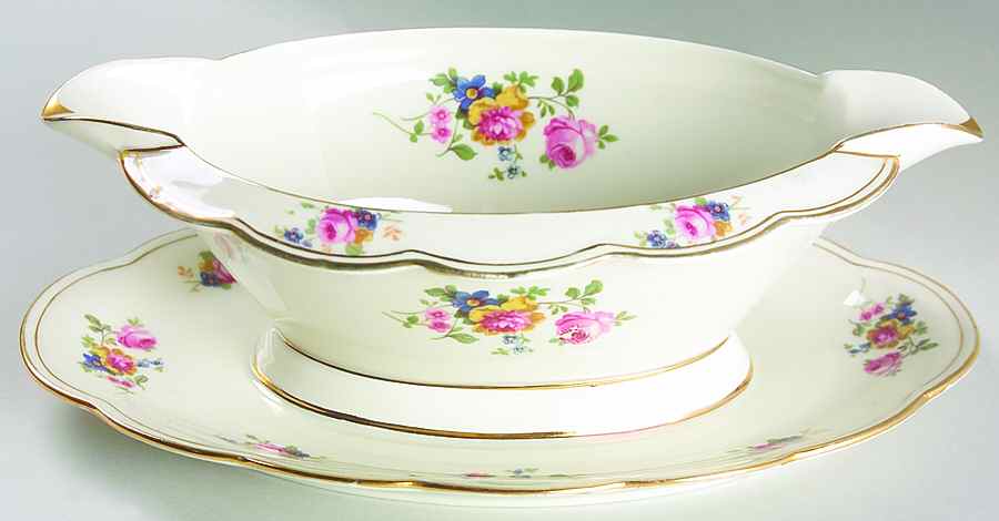 ROB13 Gravy Boat with Attached Underplate by Royal Bayreuth-1