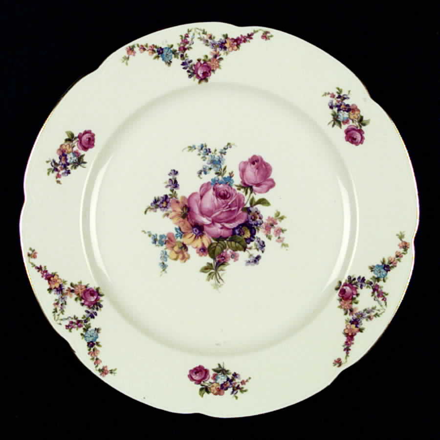 ROB130 Dinner Plate by Royal Bayreuth-1