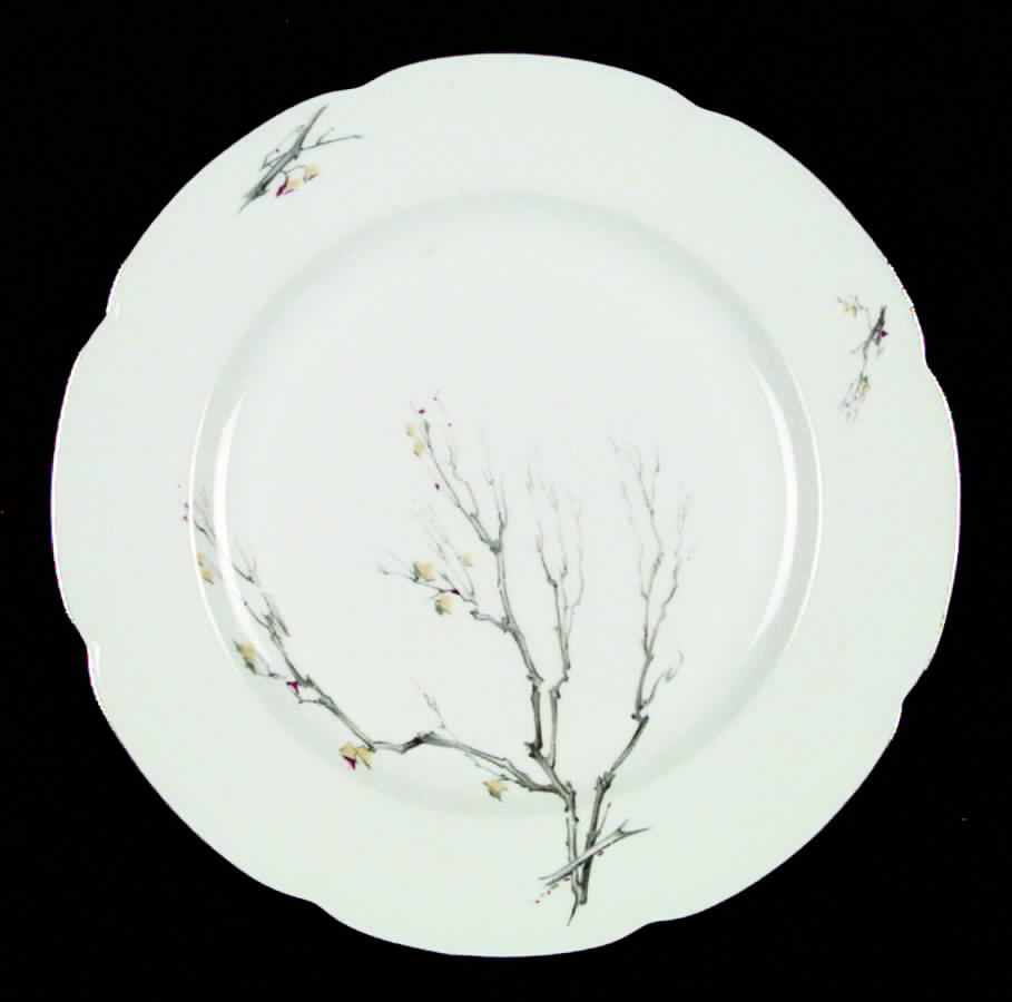 ROB144 Dinner Plate by Royal Bayreuth-1