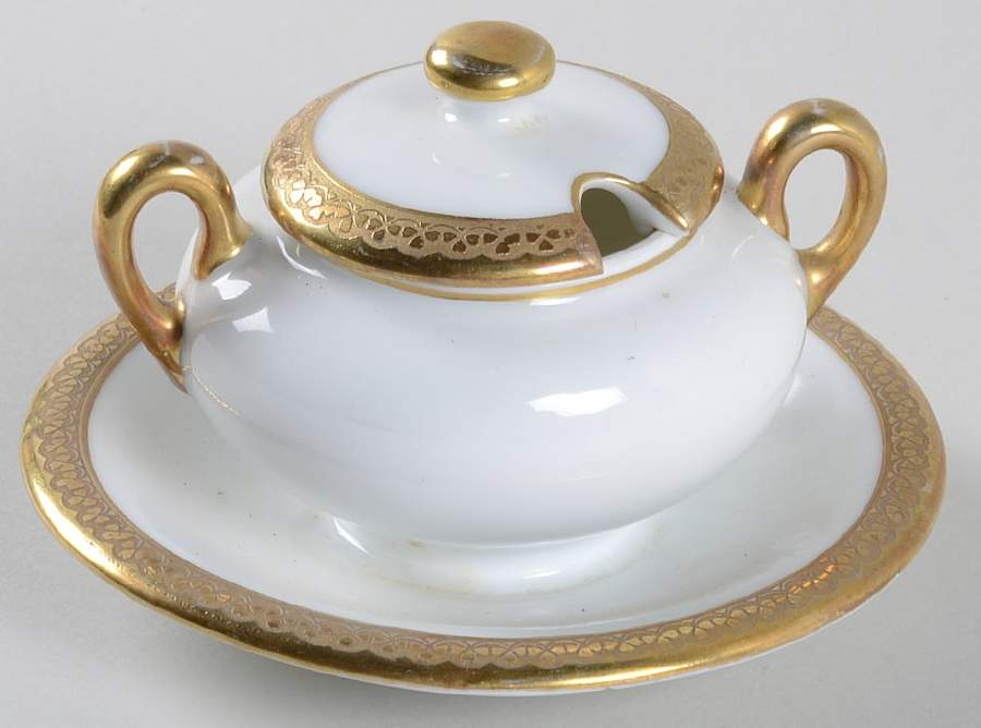 ROB145 Mustard with Lid & Attached Underplate by Royal Bayreuth-1