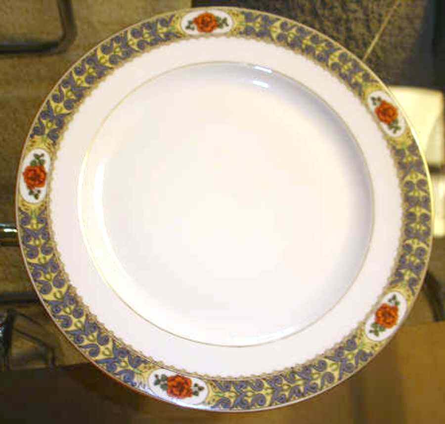 Rob154 (Gold Verge) Salad Plate by Royal Bayreuth-1