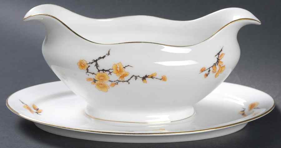 ROB19 Gravy Boat with Attached Underplate by Royal Bayreuth-1