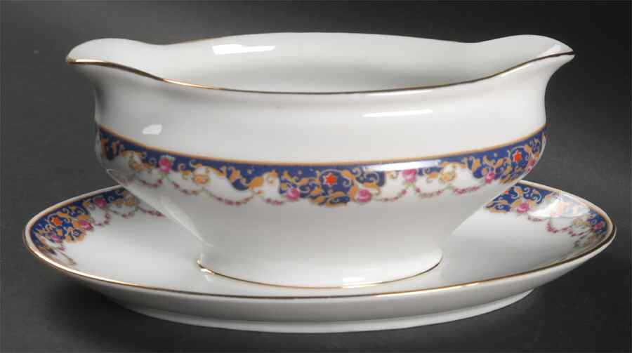 ROB2 Gravy Boat with Attached Underplate by Royal Bayreuth-1