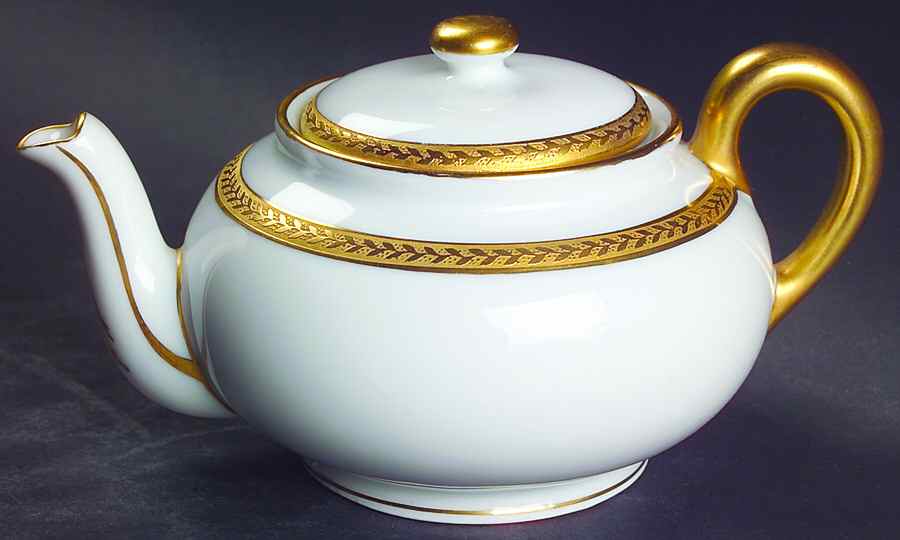 ROB20 Mini Teapot & Lid by Royal Bayreuth-1