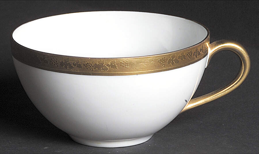 ROB24 Flat Cup by Royal Bayreuth-1