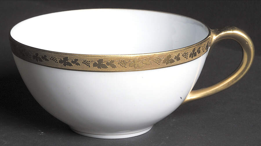 ROB24 Flat Cup by Royal Bayreuth-1